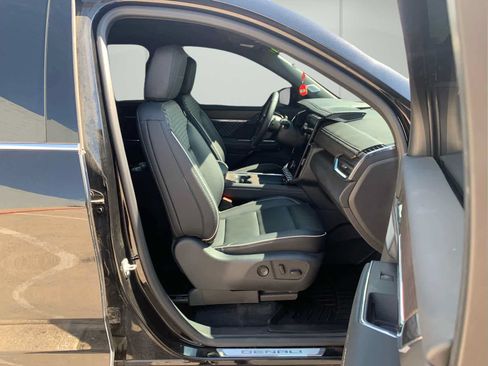 Used 2024 GMC Acadia Denali w/ Super Cruise Package FWD image 18