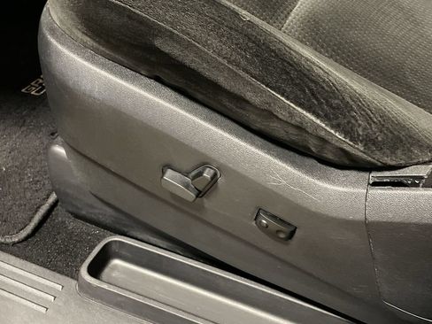 Used 2016 Dodge Grand Caravan SXT FWD image 13