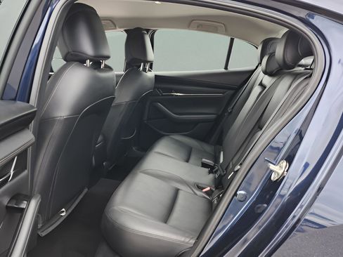 Used 2019 MAZDA MAZDA3 Sedan w/ Preferred Package image 11