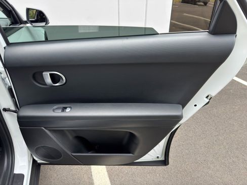 Used 2024 Hyundai Ioniq 5 SEL RWD image 40