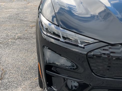 Certified 2025 Ford Mustang Mach-E GT AWD/4WD image 8
