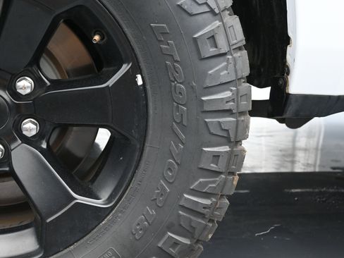 Used 2023 RAM 1500 Laramie AWD/4WD image 45