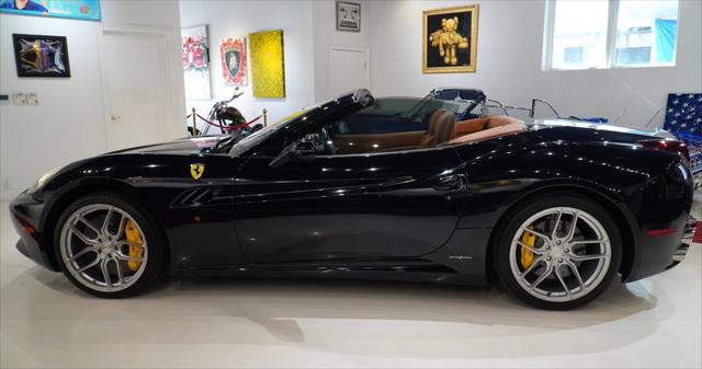 Used 2012 Ferrari California RWD image 9