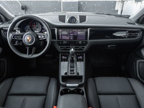 Certified 2026 Porsche Macan AWD/4WD image 12