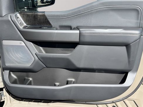 New 2026 Ford F250 Lariat w/ Lariat Premium Package image 31