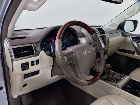 Used 2014 Lexus GX 460 image 9