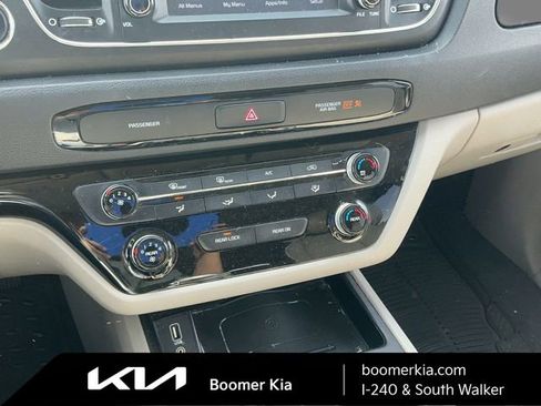 Used 2019 Kia Sedona EX image 24