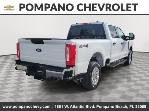 Used 2024 Ford F250 XLT image 3