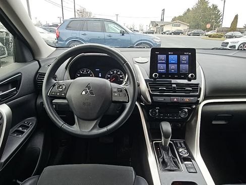 Used 2022 Mitsubishi Eclipse Cross SE image 2