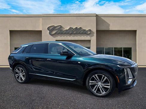 New 2026 Cadillac Lyriq Premium Luxury AWD/4WD image 3