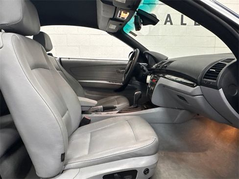 Used 2009 BMW 128i Convertible image 7