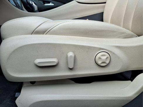 Used 2019 Buick Envision Premium AWD/4WD image 19
