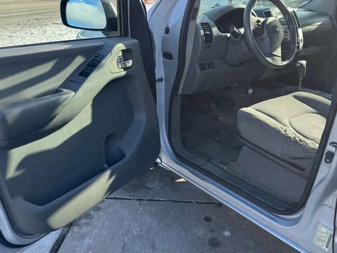 Used 2012 Nissan Frontier SV w/ SV Premium Utility Pkg image 10