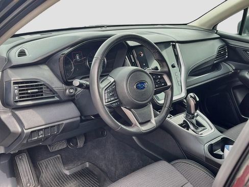 Used 2025 Subaru Outback Premium AWD/4WD image 9