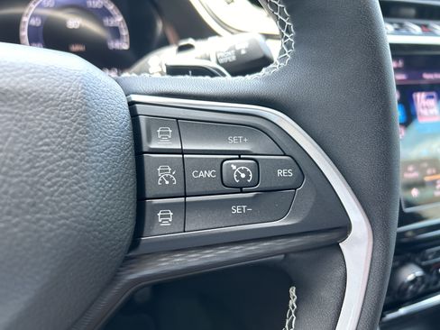 New 2025 Jeep Grand Cherokee L Altitude image 46