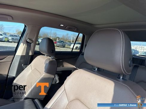 Used 2025 Volkswagen Atlas SEL image 12