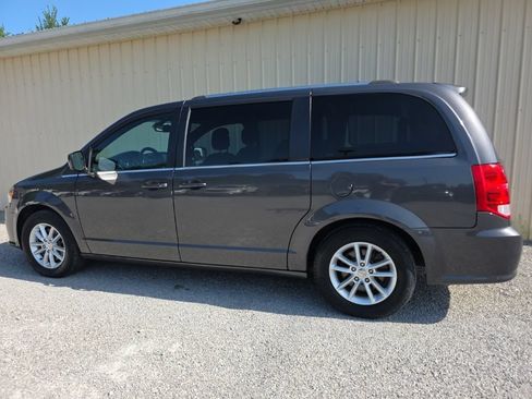 Used 2018 Dodge Grand Caravan SXT w/ Rear Park Assist Package FWD image 8
