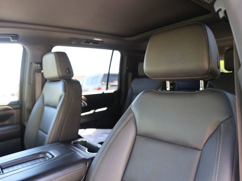 Used 2023 Chevrolet Suburban Z71 w/ Luxury Package AWD/4WD image 22