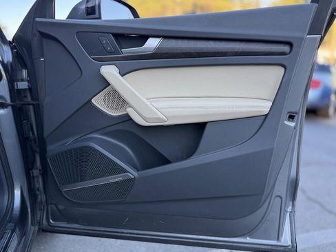 Used 2019 Audi Q5 Prestige w/ Prestige Package image 37