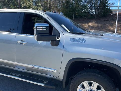 Used 2025 Chevrolet Silverado 2500 High Country w/ Technology Package image 12