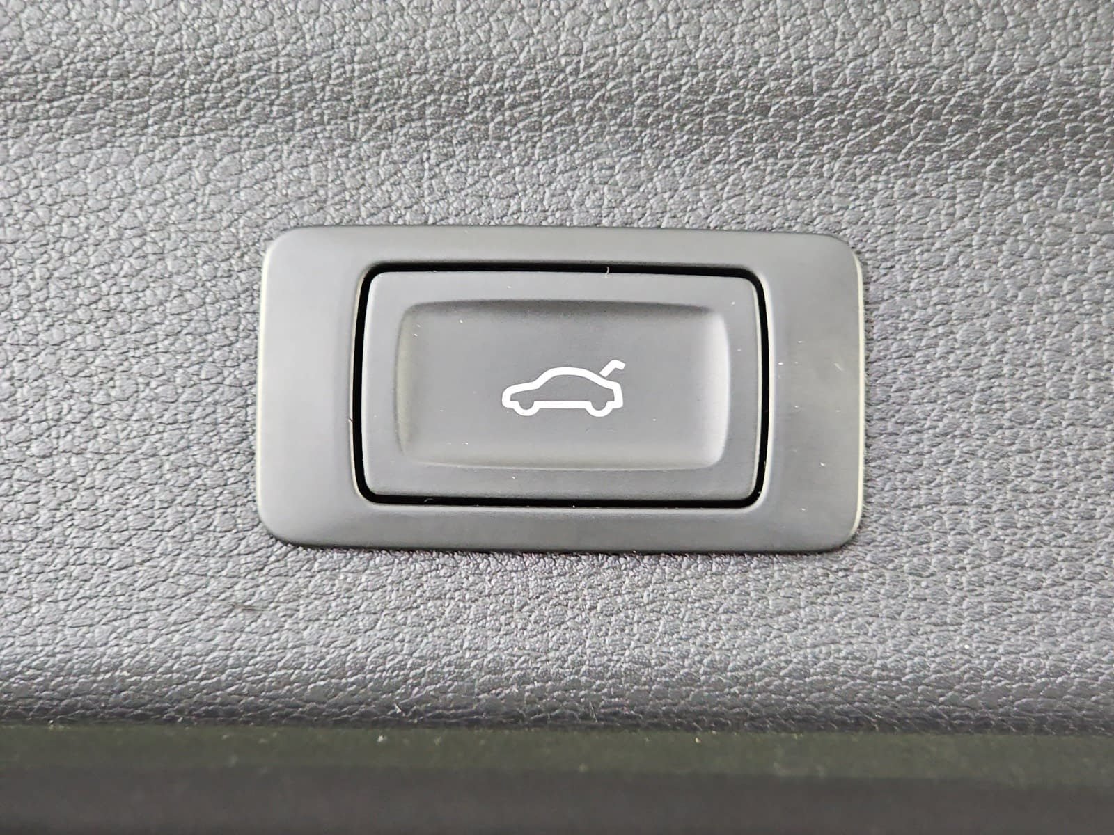 Used 2021 Audi Q3 2.0T Premium AWD/4WD image 13
