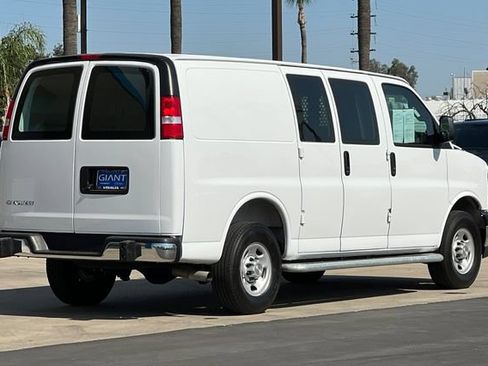 Used 2025 Chevrolet Express 2500 w/ Driver Convenience Package RWD image 4