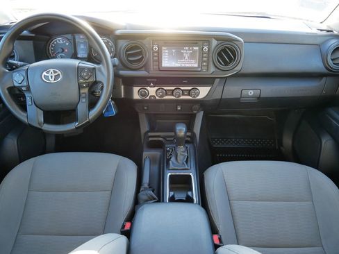 Used 2019 Toyota Tacoma SR image 6