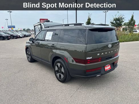 Used 2025 Hyundai Santa Fe SEL FWD image 3