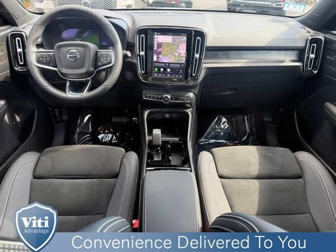 Used 2023 Volvo XC40 Recharge Ultimate w/ Protection Package Premier AWD/4WD image 2