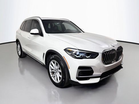 Used 2022 BMW X5 xDrive40i w/ Premium Package AWD/4WD image 3