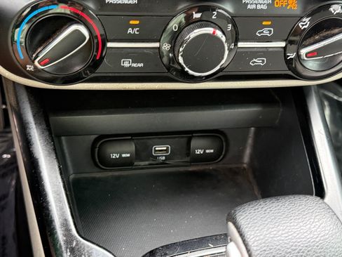 Used 2021 Kia Soul LX FWD image 27