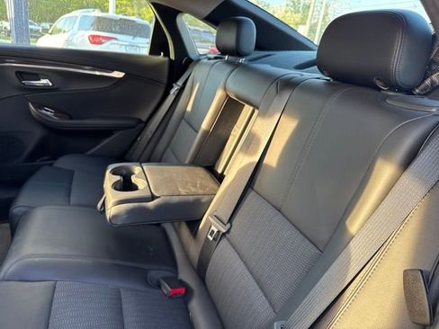 Used 2014 Chevrolet Impala LT FWD image 7