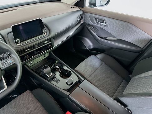 Certified 2023 Nissan Rogue SV image 30