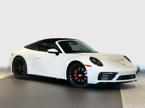 Certified 2022 Porsche 911 Targa 4S image 9