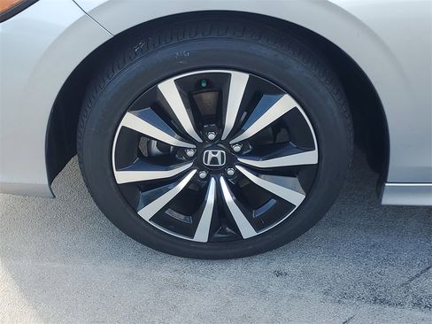 Used 2022 Honda Civic EX image 4