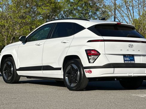 Certified 2024 Hyundai Kona SEL FWD image 6