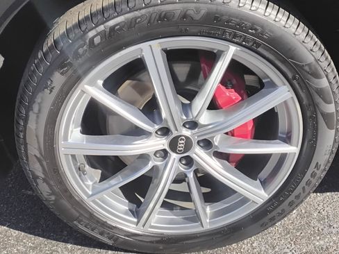 Certified 2024 Audi Q5 e Premium Plus w/ Premium Plus Package image 12