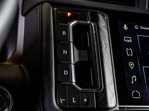 Used 2024 GMC Yukon XL Denali AWD/4WD image 19