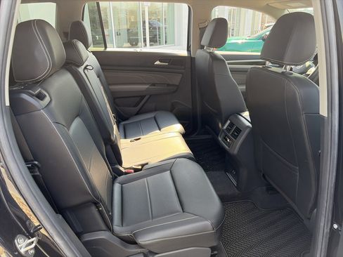 Used 2023 Volkswagen Atlas SE image 32
