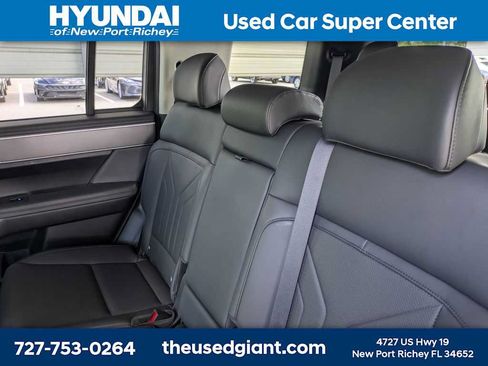 Used 2025 Hyundai Santa Fe SEL FWD image 17