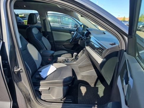 Used 2022 Volkswagen Taos SEL w/ Panoramic Sunroof Package AWD/4WD image 4