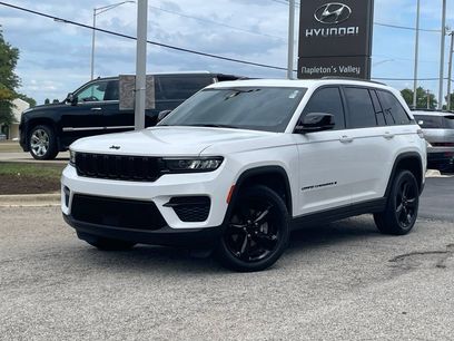 Used 2023 Jeep Grand Cherokee Altitude