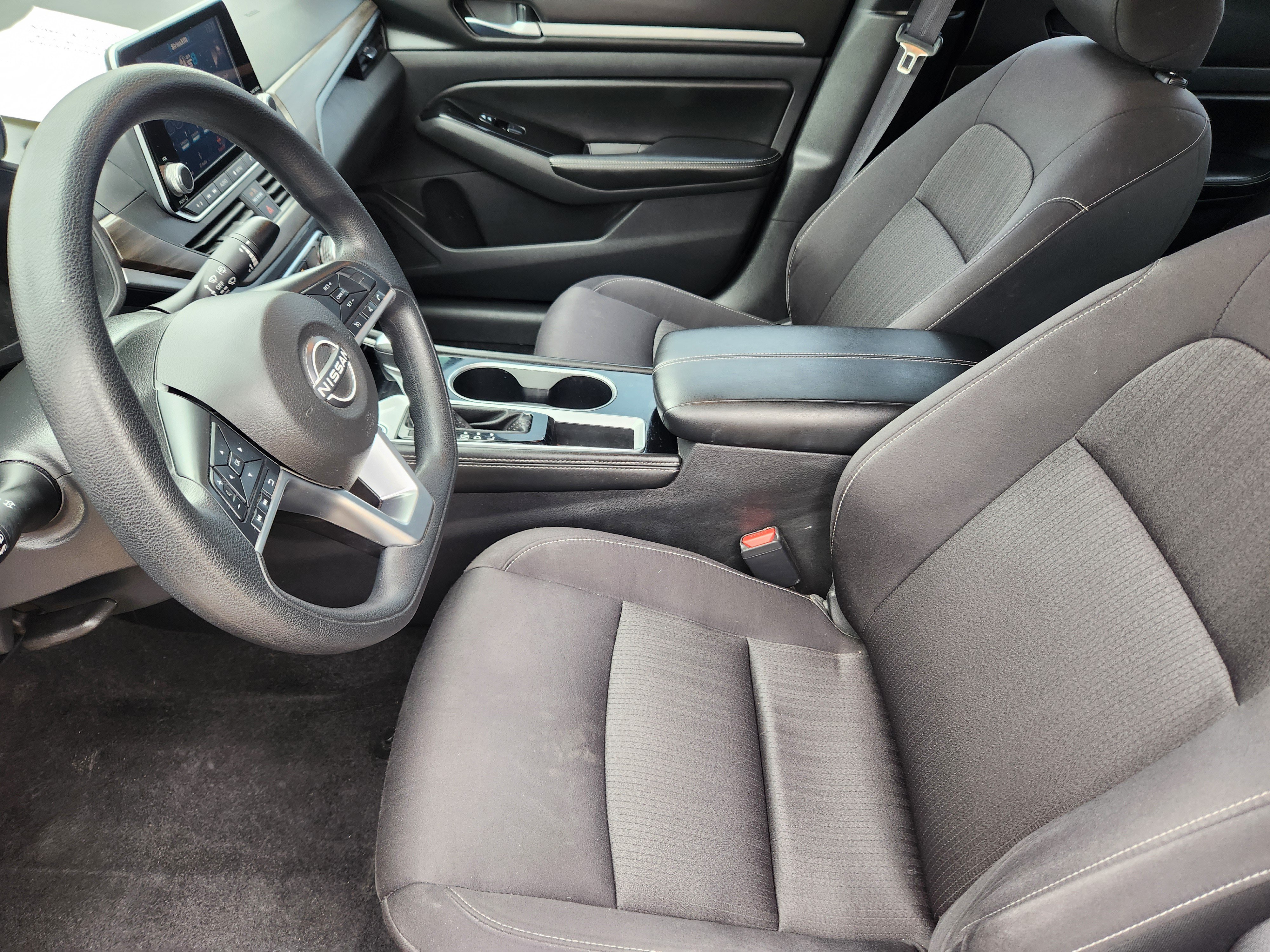 Used 2023 Nissan Altima 2.5 SV FWD image 9