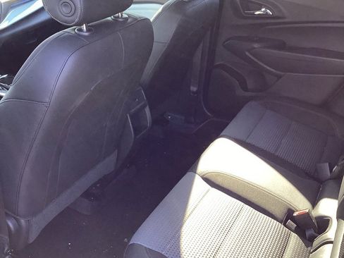 Used 2025 Chevrolet Trax LT w/ LT Convenience Package image 9