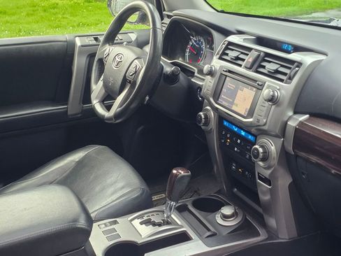 Used 2015 Toyota 4Runner Limited image 16