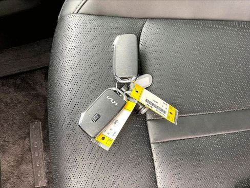 Used 2023 Kia Sorento SX image 35