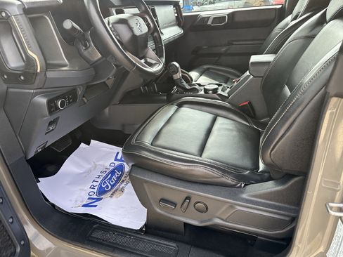 Used 2025 Ford Bronco Badlands AWD/4WD image 15
