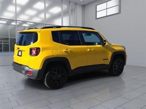 Used 2023 Jeep Renegade Altitude image 8