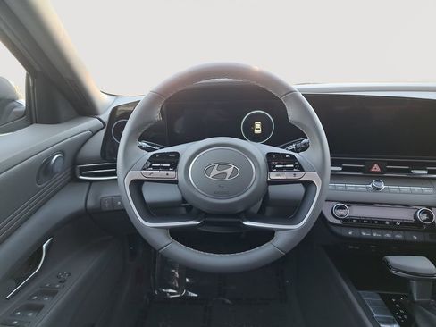 New 2025 Hyundai Elantra SEL image 23