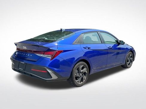 Used 2026 Hyundai Elantra Sport FWD image 6
